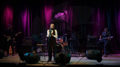 مي عبد العزيز تتألق في حضرة جمهورها بساقية الصاوي (صور)