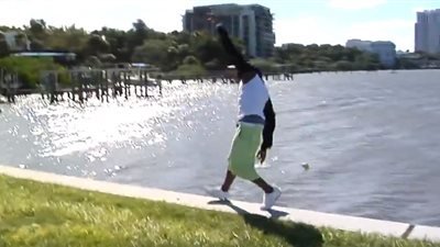 بالفيديو.. نهاية مؤلمة لشاب حاول الاستعراض أثناء خضوعه لـ «فوتوسيشن»