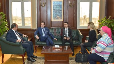 محافظ الإسكندرية يستقبل سفير فرنسا بالقاهرة