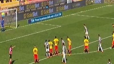 يوفنتوس يتقدم أمام بينيفينتو 1/2 في الشوط الأول (فيديو)