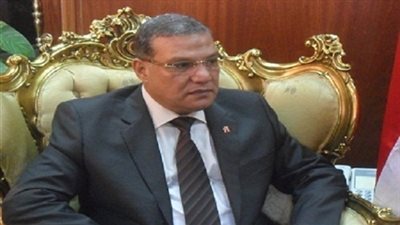 ضبط نشالة حاولت سرقة مدير الضرائب بـ