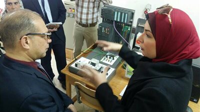 بالصور.. رئيس حي المناخ ببورسعيد يفتتح معامل التحكم الإلكتروني