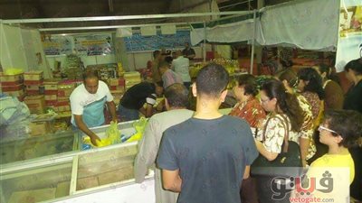 بالصور.. إقبال على «أهلا رمضان» بالمنيا بعد طرح لحوم مخفضة