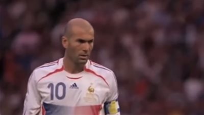 «زيدان» ملك الإنجازات الكروية يحتفل بعيد ميلاده الـ46 (فيديو)