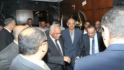 «النقل» تدرس إنشاء منازل ومطالع لأهالي القصاصين على الكوبري