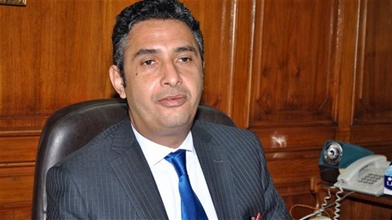 الدكتور شريف فاروق،