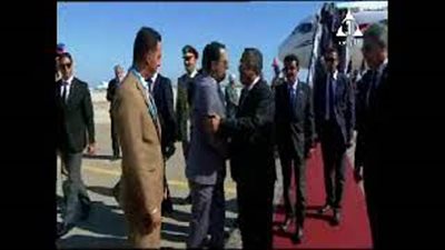 بالفيديو.. لحظة استقبال وفد اليمن المشارك في منتدى شرم الشيخ