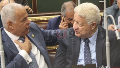 جلسة صلح بين مرتضى منصور وفرج عامر تحت قبة البرلمان (صور)