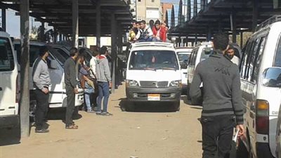 ضبط سائق طالب الركاب بأجرة أعلى من التعريفة في كفر الشيخ