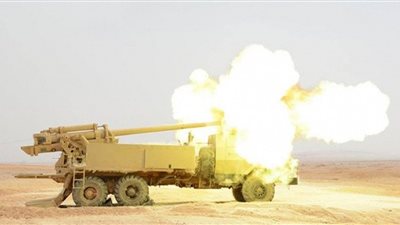 بالصور.. «سبوتنيك»: الجيش المصري يستخدم مدفع روسي خلال تدريباته