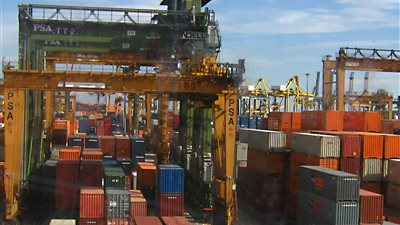 موانئ بورسعيد تسجل تداول 7 حاويات في رابع أيام العيد