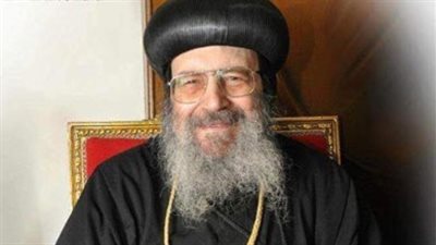 أبناء الأنبا بيشوي يلقون نظرة الوداع عليه في دير القديسة دميانة