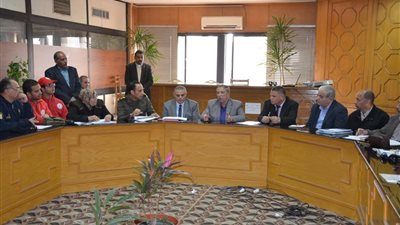 محافظ الإسماعيلية يستعرض كيفية تطبيق سيناريو الأزمات (صور)