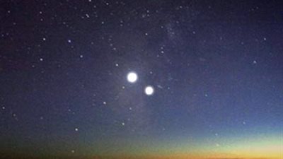 ظاهرة فلكية ترى بالعين المجردة.. الجمعة