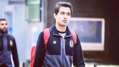 سموحة وإنبي ونادي مصر يطلبون ضم مهاجم الأهلي صاحب واقعة الوقوف على الكرة