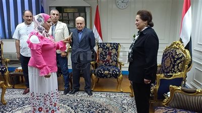 مديرون يؤدون القسم الوظيفي للمرة الأولى أمام محافظ البحيرة (صور)