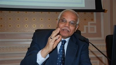 محافظ الإسماعيلية: إعداد ملف عن مشكلات الطرق والسكك الحديدية