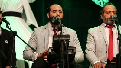 «الإخوة أبو شعر» تبدع بالإنشاد والابتهالات الدينية بالساقية (صور)