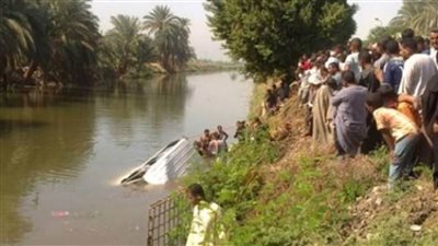 إصابة 5 أشخاص في انقلاب سيارة بترعة الشيخ عيسى في قنا