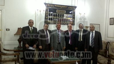 محافظ المنيا يلتقى وفد الكنيسة الإنجيلية المشيخية بملوى