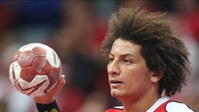 على زين لاعب منتخب كرة اليد يحترف بالدوري الفرنسي
