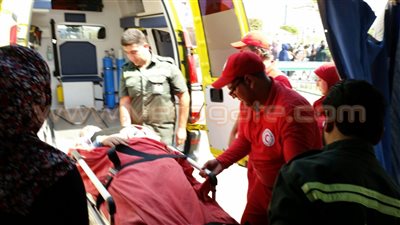 بالصور.. الهلال الأحمر يقدم الإسعافات الأولية لمريض بحديقة الفسطاط