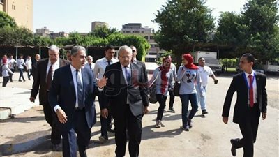 رئيس جامعة القاهرة يفتتح عددا من التوسعات بـ«الطب البيطري» (صور)