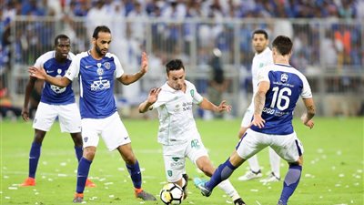 «الهلال» يخطف تعادلا مثيرا أمام الأهلي ويقترب من حسم الدوري