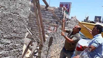 حملة لإزالة التعديات على أراضي الدولة بالإسكندرية (صور)