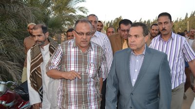 بالصور.. محافظ الإسماعيلية يقوم بزيارة مفاجئة لـ«منشية السلام»