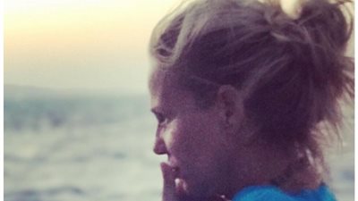 شيرين رضا تستمتع بالغروب في أحدث صورها