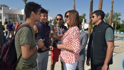 وزيرة الهجرة تلتقي شباب المصريين بالخارج على هامش منتدي شرم الشيخ