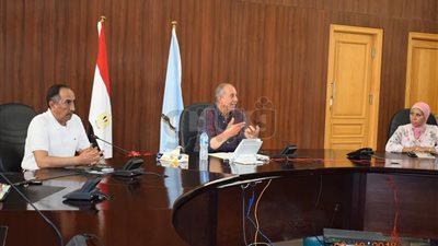 محافظ البحر الأحمر: رفع كفاءة ١٣منطقة سكنية بالغردقة الفترة المقبلة