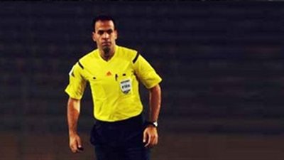 الحنفي حكمًا لمباراة سموحة والأهلي وعادل للمقاصة والزمالك