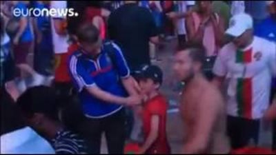 الطفل البرتغالي يتحدث عن مواساة مشجع فرنسا بعد خسارة اليورو