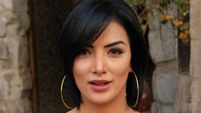 حورية فرغلي لـ«عمرو أديب»: «تف في وشي لو خرجت معاك وحد سلم عليا»