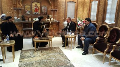 وفد من قضايا الدولة يزور الكنيسة لمشاركة الأقباط أعيادهم