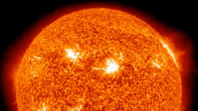 الشمس دون بقع ٩ أيام ككرة «بولينج»