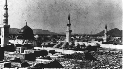 المستعصم بالله يأمر بعمارة المسجد النبوى بعد حريقه