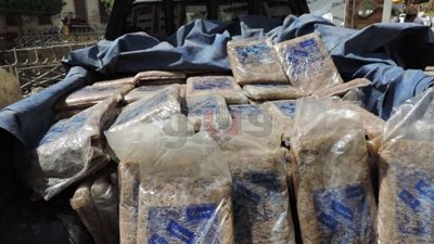 ألعاب نارية وجمبري فاسد وسكر مجهول في حملة تموين بالفيوم (صور)