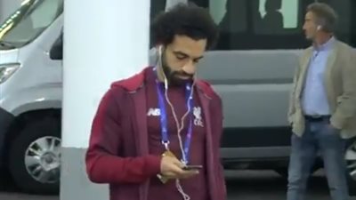 وصول ليفربول لملعب سان باولو لخوض مباراة نابولي (فيديو)