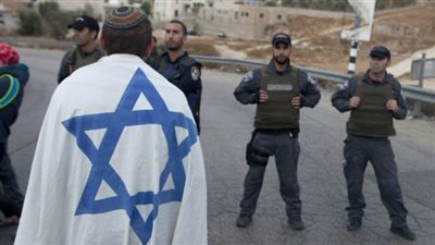 قانون إسرائيلي يقضي بخصم مستحقات الأسرى من الضرائب الفلسطينية