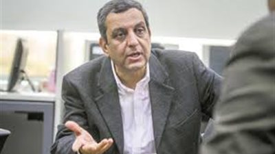 حيثيات حبس نقيب الصحفيين.. المحكمة: الفيديوهات تؤكد علم المتهمين بأمر ضبط وإحضار بدر والسقا.. قدموا دعما معنويا لزميليهما المطلوبين.. وأدخلوا النقابة طرفا في القضية