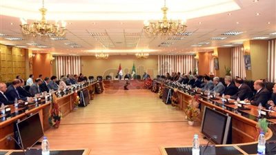 محافظ الشرقية يشدد على ضرورة التصدي للفساد داخل المنظومة التعليمية