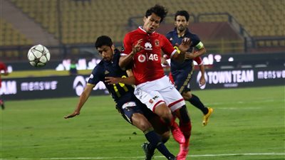 بالفيديو.. الأهلي يتصدر الدوري بعد الفوز على الإنتاج بثنائية