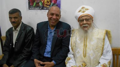 قيادات سوهاج يشاركون الأقباط الاحتفال بعيد القيامة (صور)