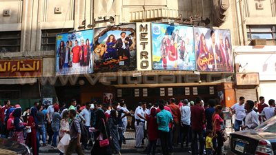بالصور.. إقبال كثيف على حفلات السينما بوسط البلد