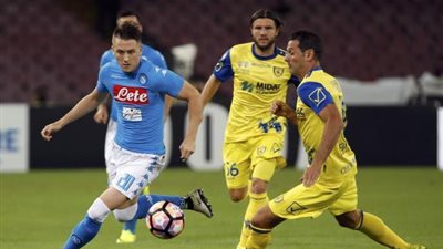 نابولي يتعادل سلبيا مع كييفو فيرونا ويحتفظ بصدارة الدوري