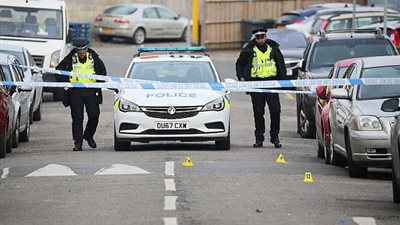 إصابة إمام مسجد في بريطانيا بعد محاولته إحباط عملية سرقة