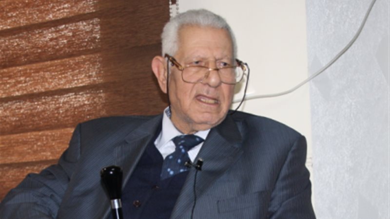 مكرم محمد أحمد